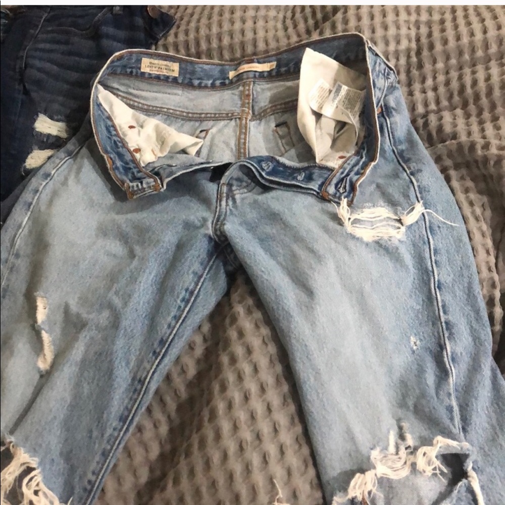 Levi’s size 27